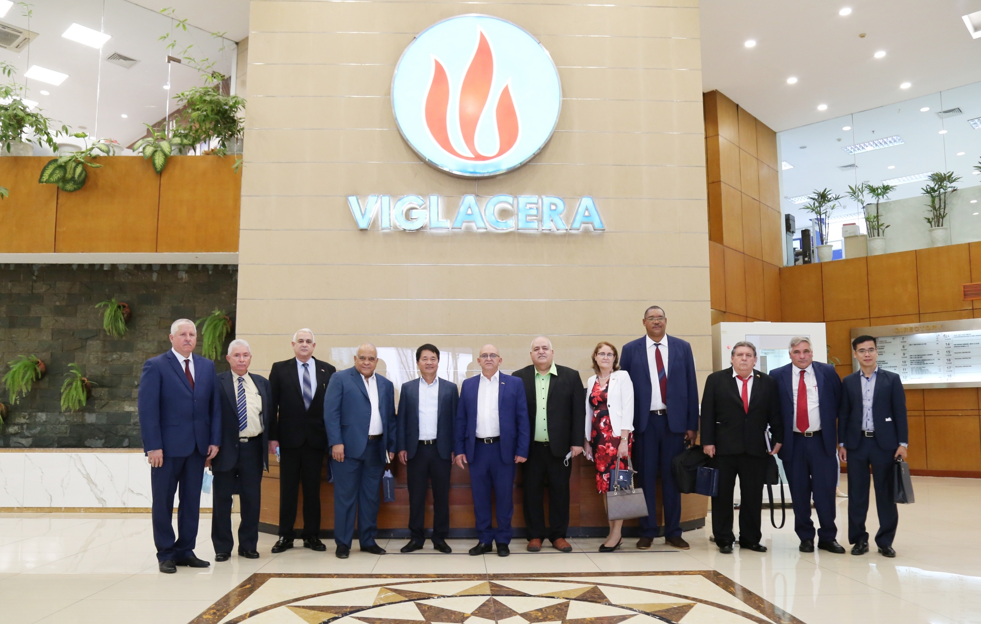 Bộ trưởng Bộ xây dựng Cuba đến thăm và làm việc với Tổng công ty Viglacera – CTCP